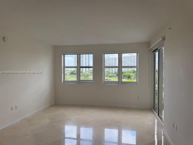 Photo - 20000 E Country Club Dr Unidad 614