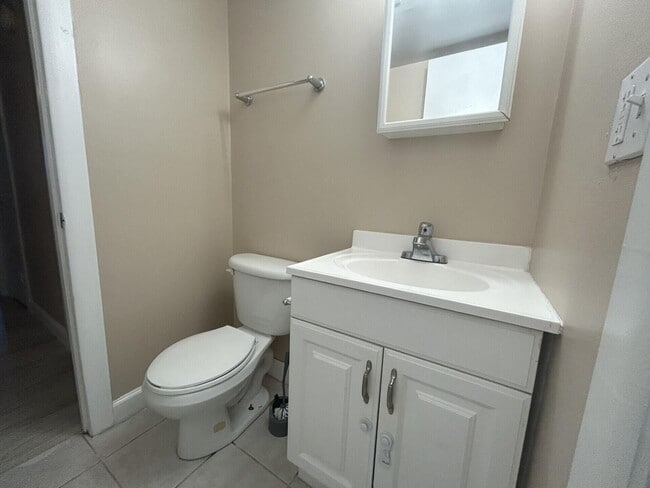 Photo - 1505 Crescent Cir Unit B27