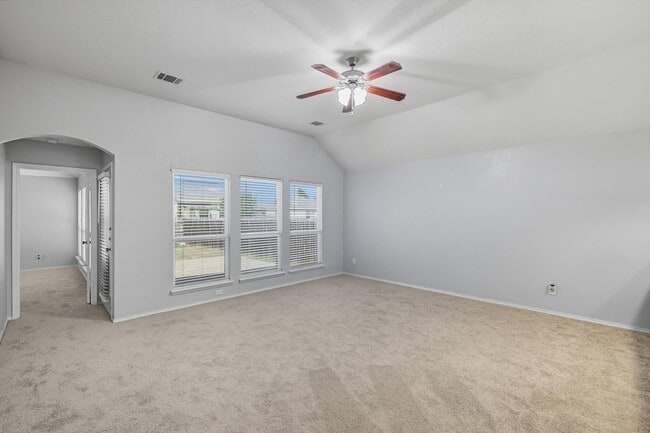 Photo - 512 Crescent Creek Ln