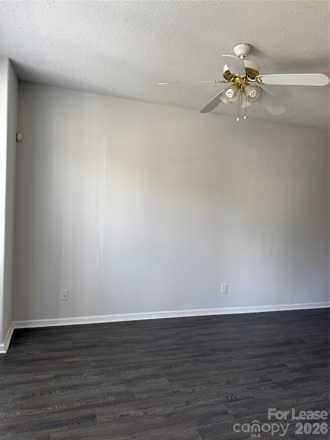 Photo - 508 Goldstaff Ln