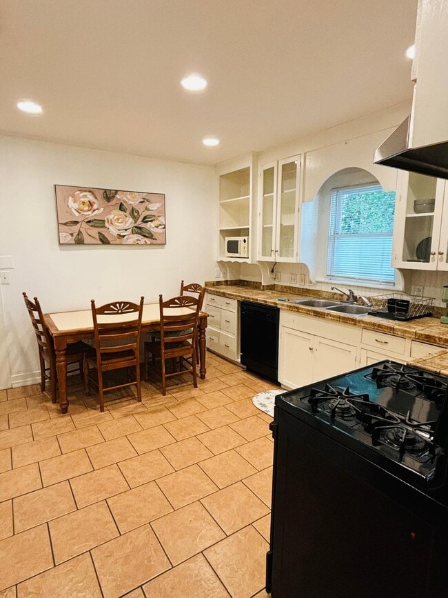 Photo - 3501 Maury St