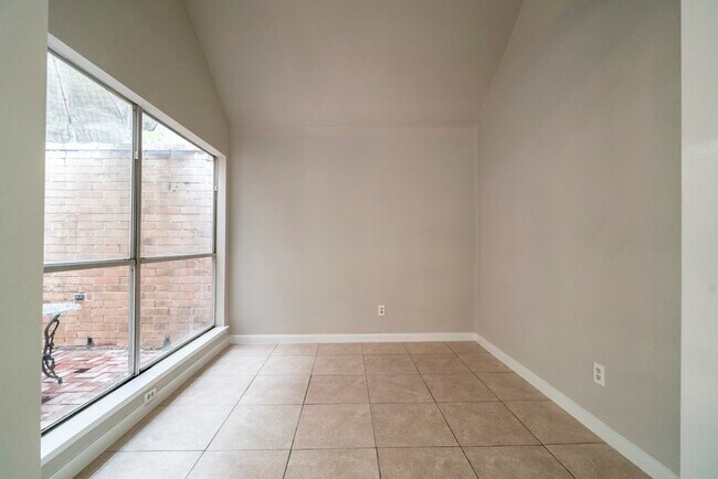 Photo - 11611 Glenwolde Dr