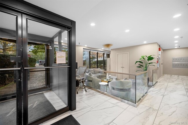 Photo - 141 Great Neck Rd Unit 1F