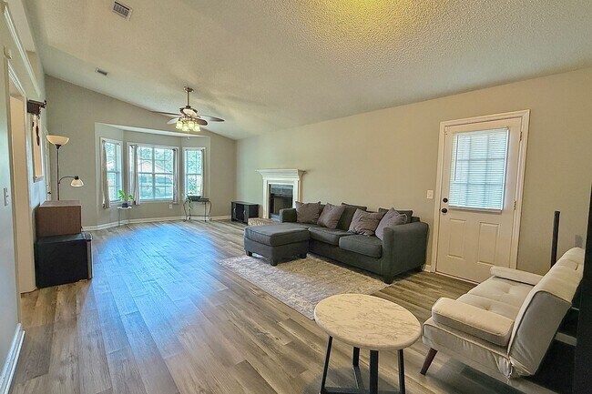 1233 Riyadh Rd