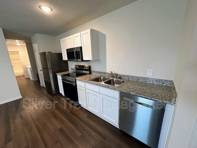 Photo - 2914 Jones St Unit B