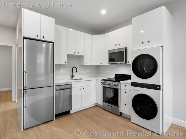 Building Photo - 1576 Cambridge St Unit #1F Rental