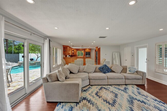 Photo - 720 NW 29th Ct