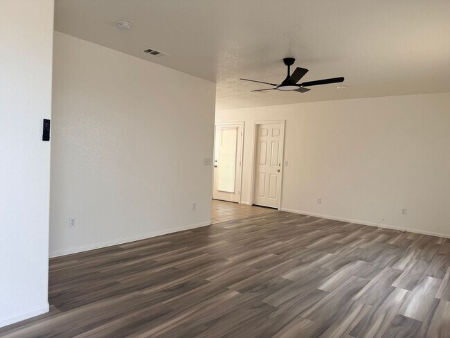 Photo - 9236 Peach Ave Unit B