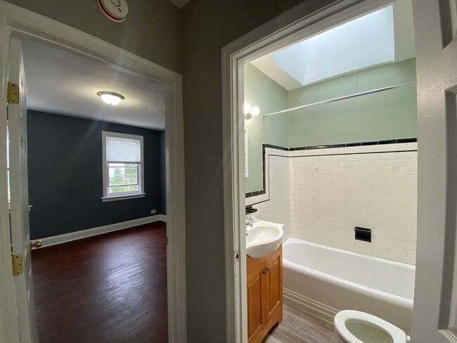Photo - 3444 W Caton Ave Unit 1