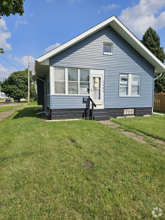Building Photo - 1401 8th St Rental