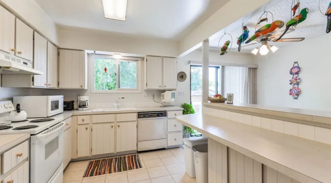 Photo - 806 E Swallow Rd