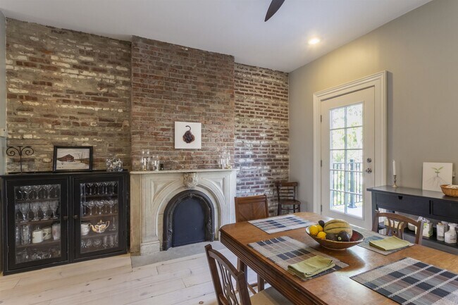 Photo - 154 Sussex St Unit 2