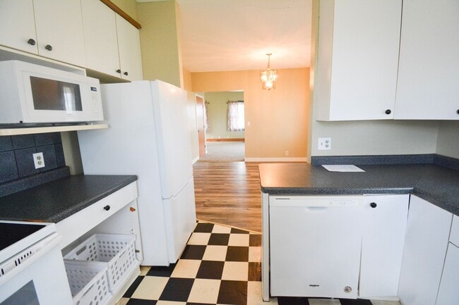 Photo - Spacious 4-Bedroom Country Home — All Util...