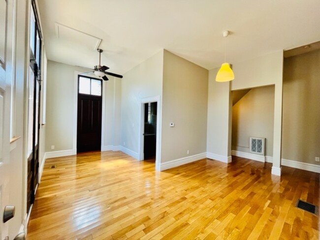 Building Photo - 2900 Cherokee St Rental