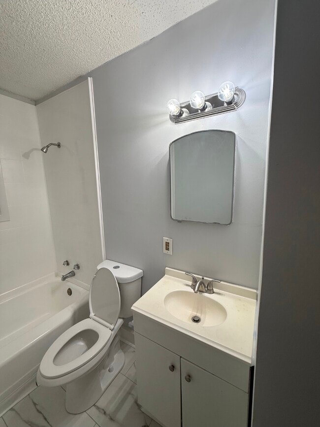 Photo - 3221 Wolfe St