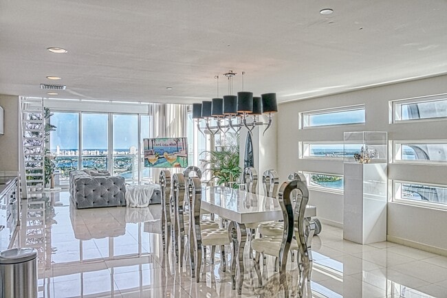 Dining room - 1040 Biscayne Blvd Condo Unit 2901