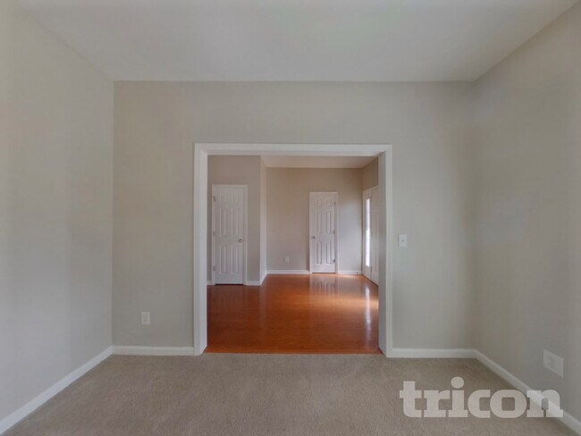 Photo - 2013 Fiona Way