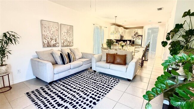 Photo - 5003 Royal Point Ave