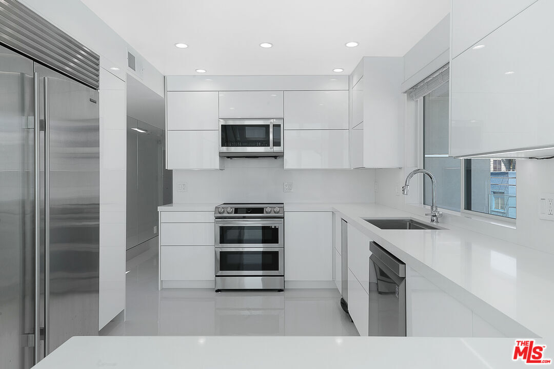 Photo - 10727 Wilshire Blvd Unit 2003