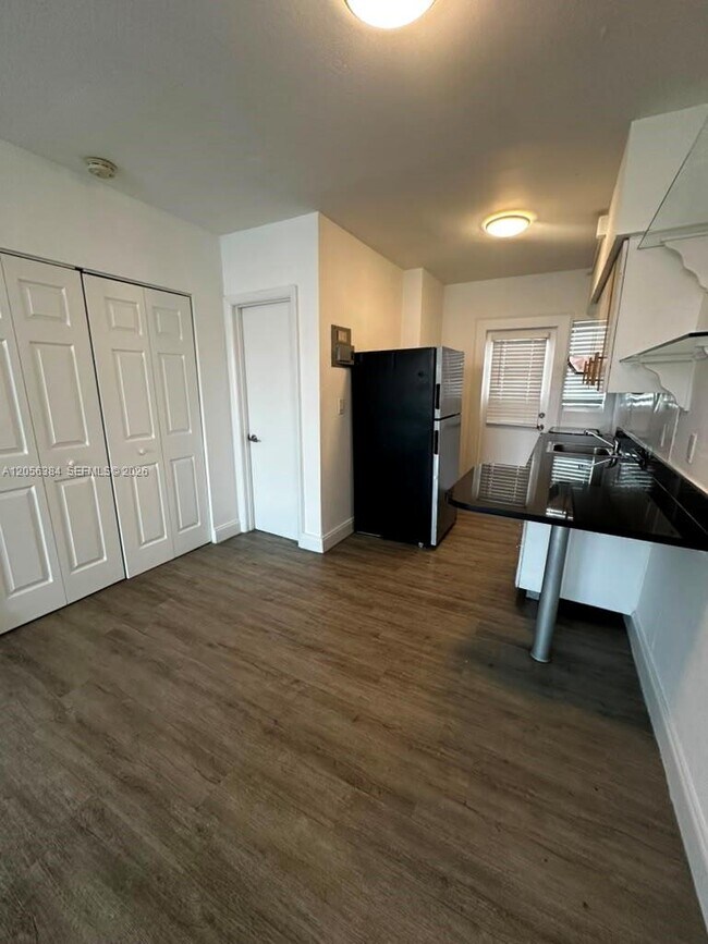 300 74th St Unit 17