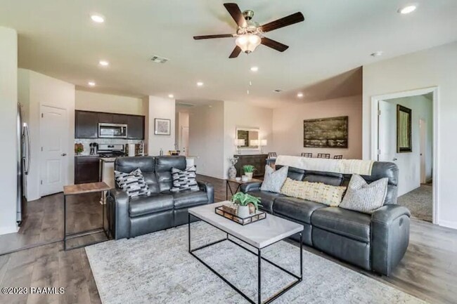 Photo - 406 Starlight Dr