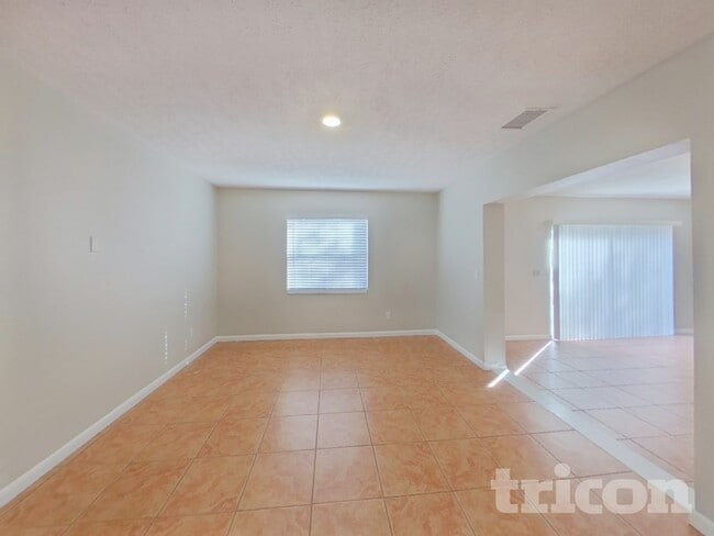 Photo - 1101 Seffner Valrico Rd