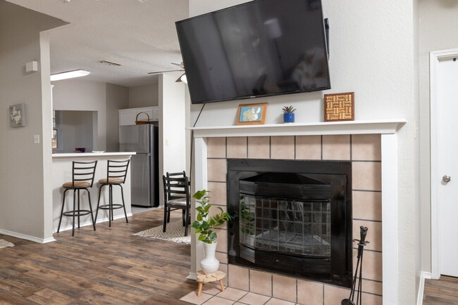 Building Photo - 2719 Stratford Ct Unit SI ID1575049P