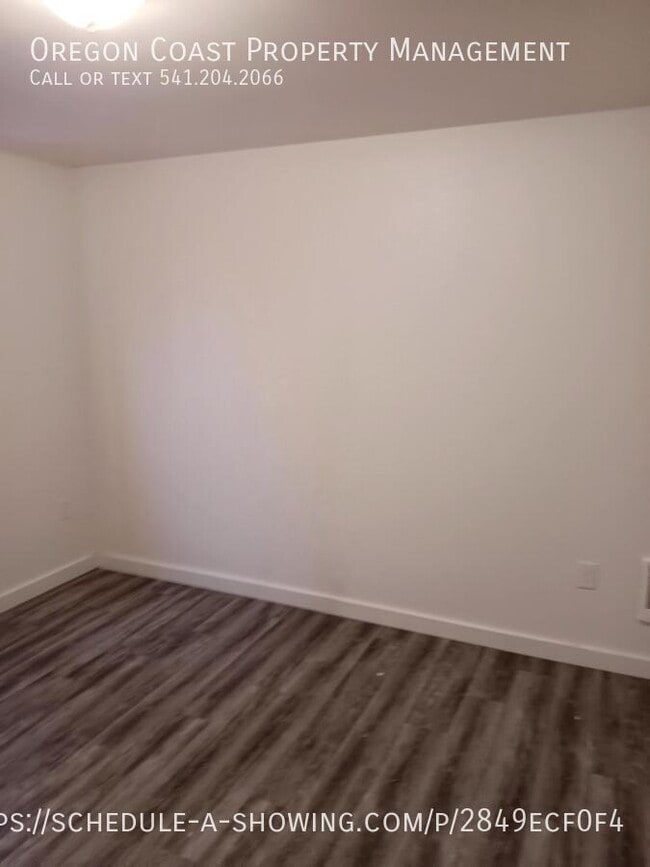 Photo - 170 SW Strawberry Ln Unit A