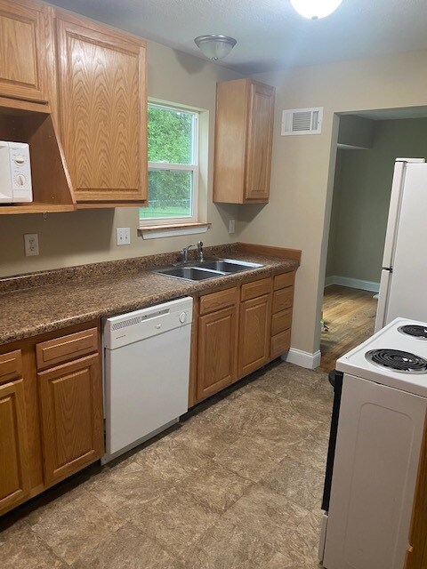 Photo - 1102 Lindberg Rd