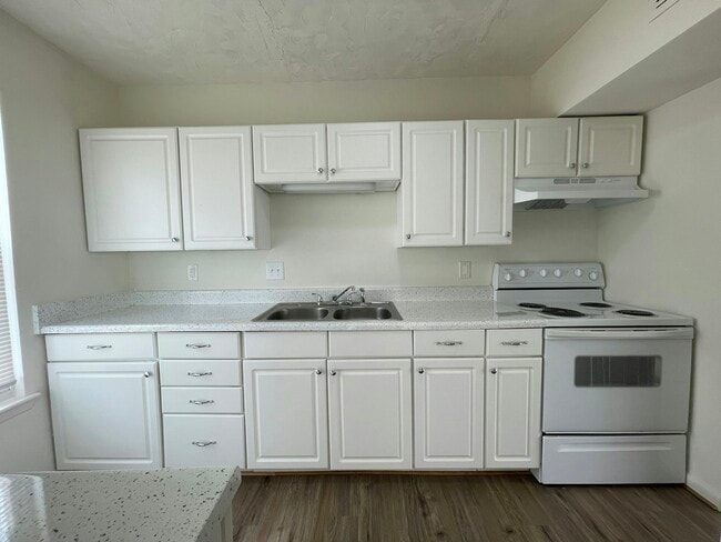 Photo - 3953 Old Brook Rd