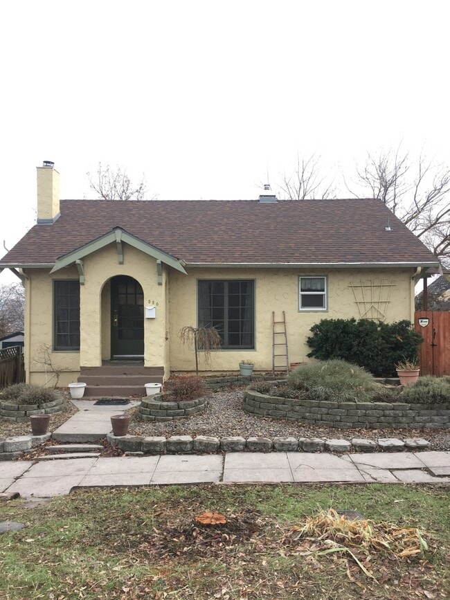 2 Bedroom 1 Bathroom Home - Located Near D... - 2 Bedroom 1 Bathroom Home - Located Near D...