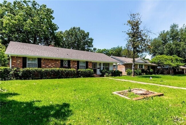 Building Photo - 1840 Baxley Dr Rental