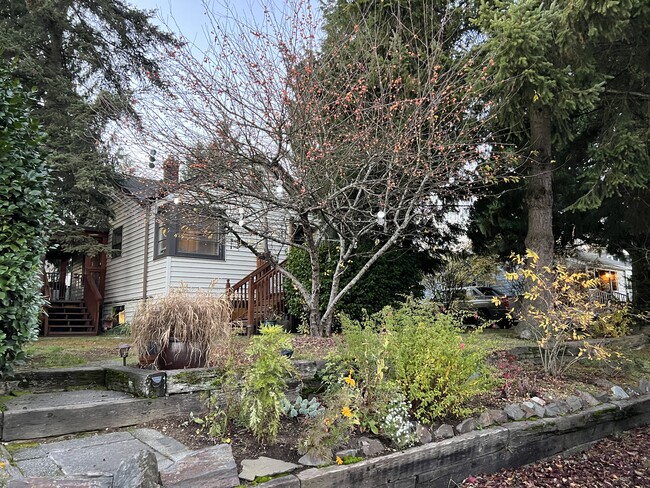 Building Photo - 11243 Occidental Ave S Rental