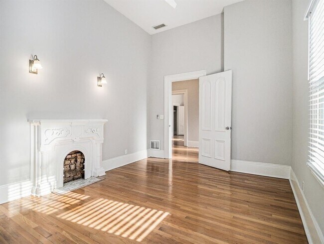 74 Boulevard SE