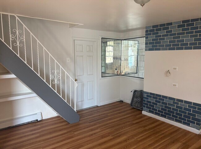 Photo - 419 42nd St Unit 2