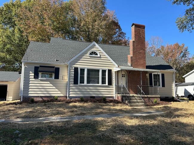 Building Photo - Great 4 Bedroom Rental Home in Burlington