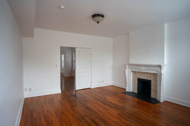 Photo - 1104 1/2 N High St