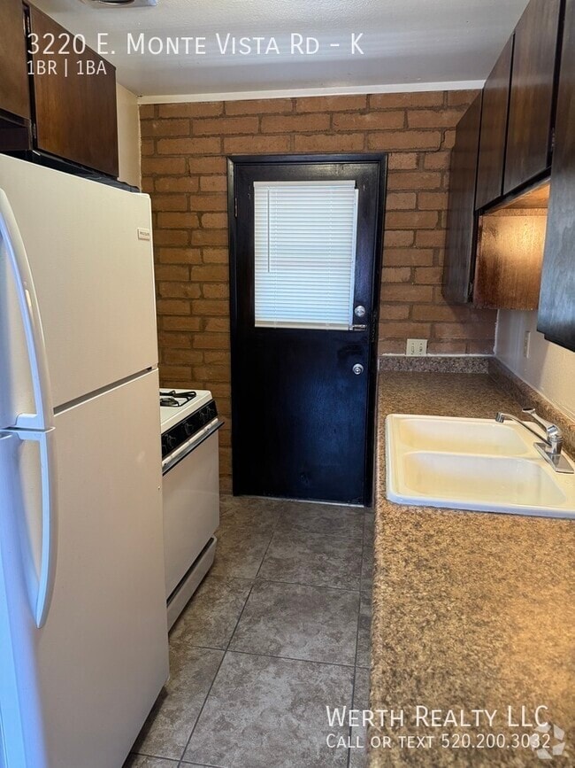 Building Photo - 3220 E Monte Vista Dr Rental