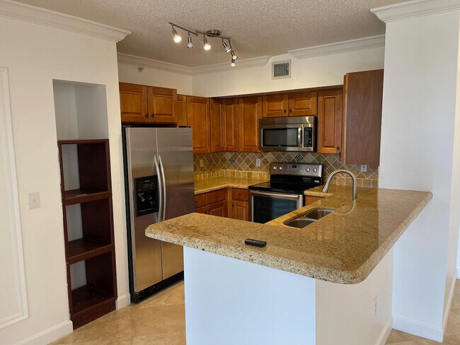 Photo - 651 Okeechobee Blvd Unit 409