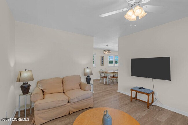 Photo - 137 Marcellus Ave