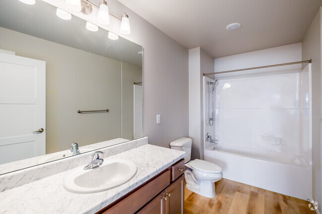 3BR, 2BA - 1,329SF - Bathroom