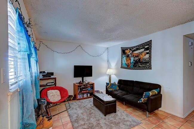 Photo - 803 W 28th St Unit 201