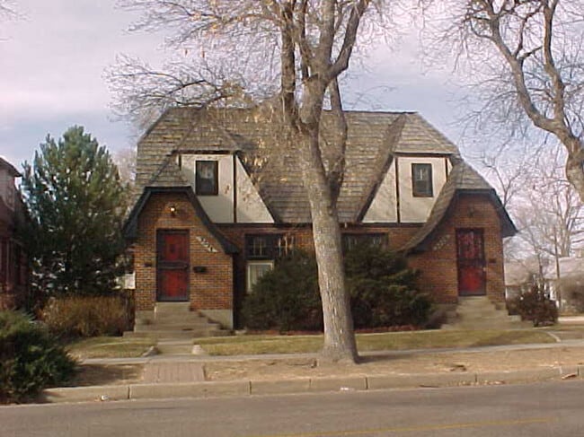 Building Photo - 2227 N Grand Ave Unit 2227