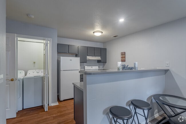 1HAB, 1BA - 586 ft² - Touchstone Village