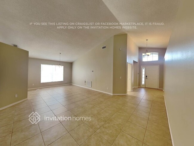 Photo - 1733 Snaresbrook Way