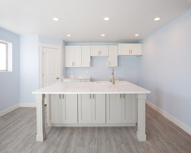 Photo - 277 N 200 W