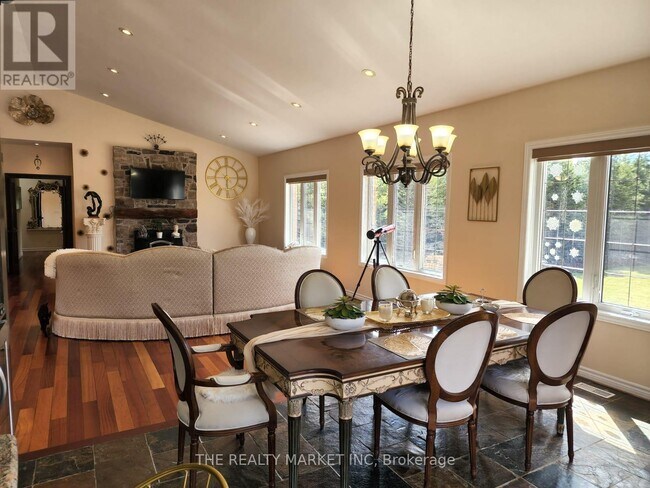 Photo - 383206-383220 20 Sideroad