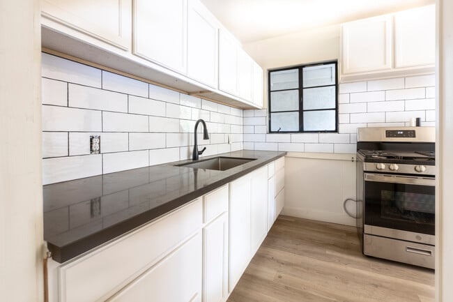 Photo - 1324 E Hall St