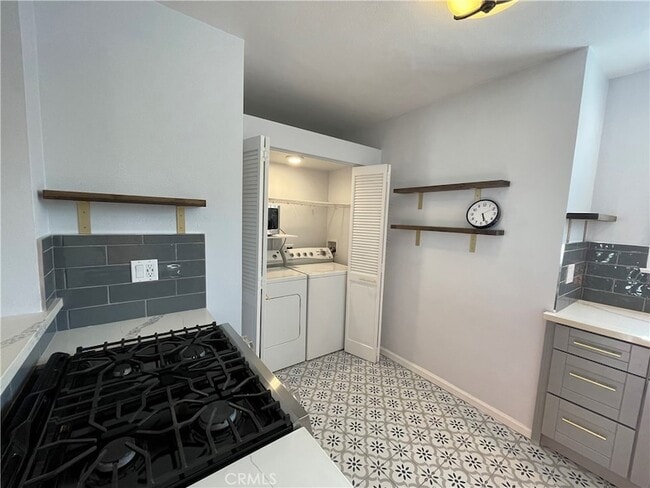 Photo - 4447 E 14th St