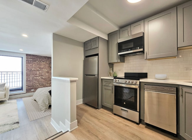 Photo - 1225 N La Salle Dr